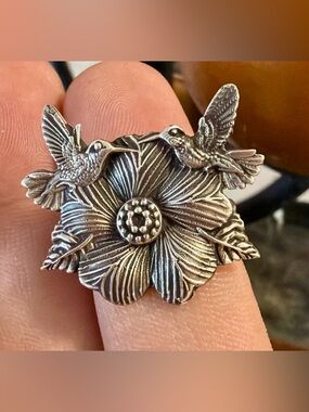 Sterling Artesanal Hummingbird Flower Ring - Silver Floral Statement